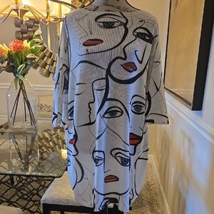 Made In ITALY BRAND Artistic Face Print Sweater Tunic/ Dress
